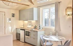 Aux portes de la plage, entièrement rénovés, CLIMATISATION, wifi, Parking gratuit, linge de maison fournit, ménage en fin de séjour compris